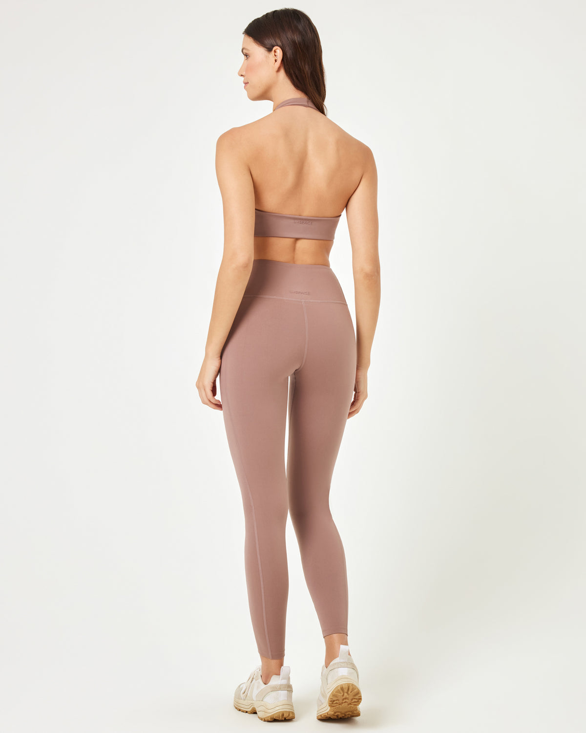 Level Up Legging - Fawn Fawn | Model: Kristen (size: S)