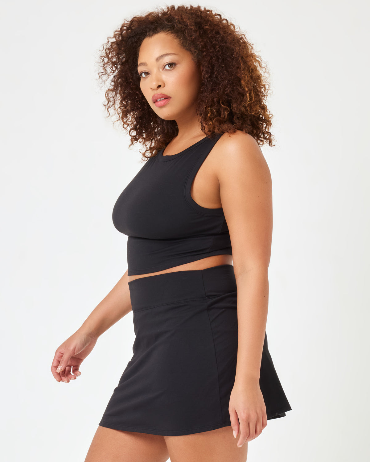 Nolan Top - Black Black | Model: Amber (size: XL)