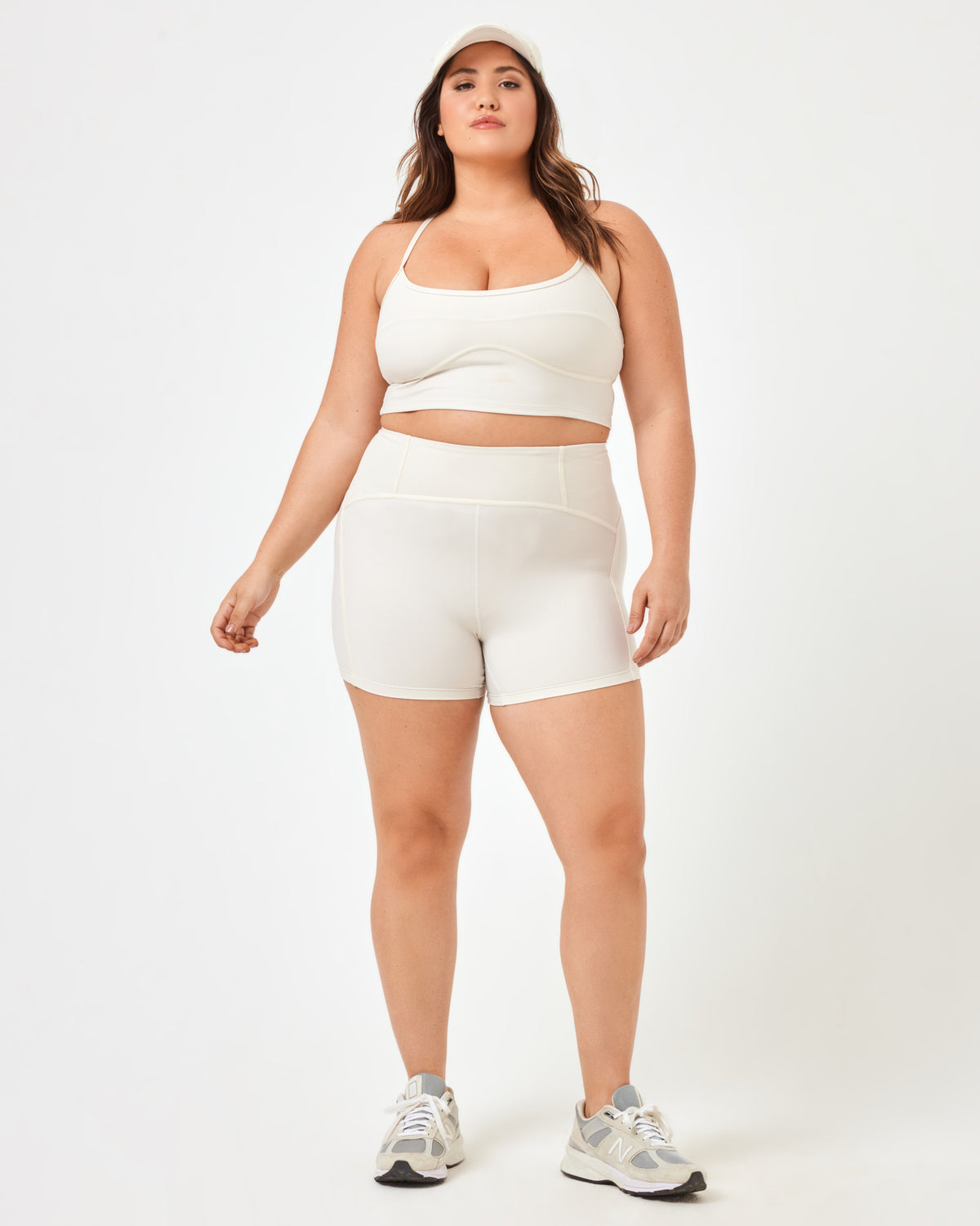 Revel Short - Bone Bone | Model: Jessica (size: XL)