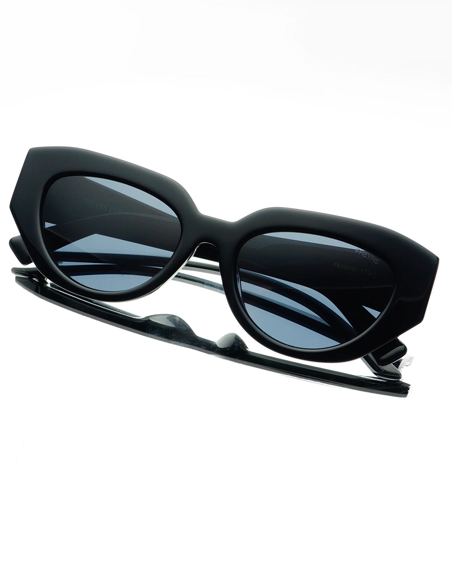 Freyrs Frankie Sunglasses - Black Black