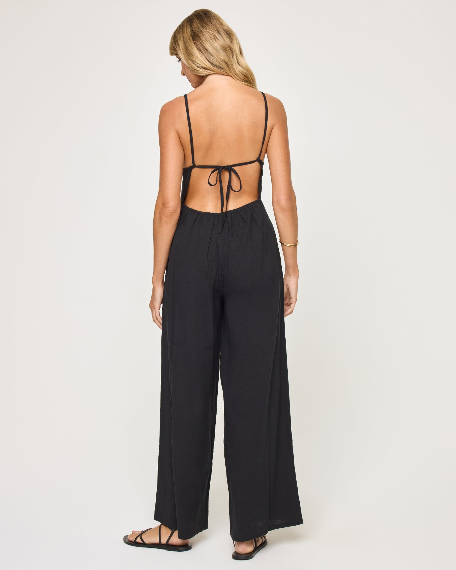 Jaida Jumpsuit - Black Black | Model: Lura (size: S) 