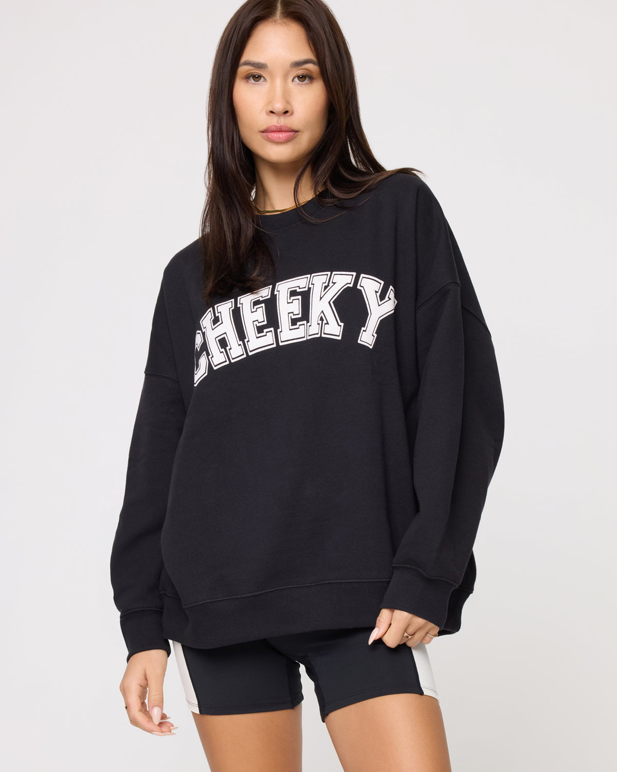 Legend Sweatshirt - Black Black | Model: Jocelyn (size: S) | Hover